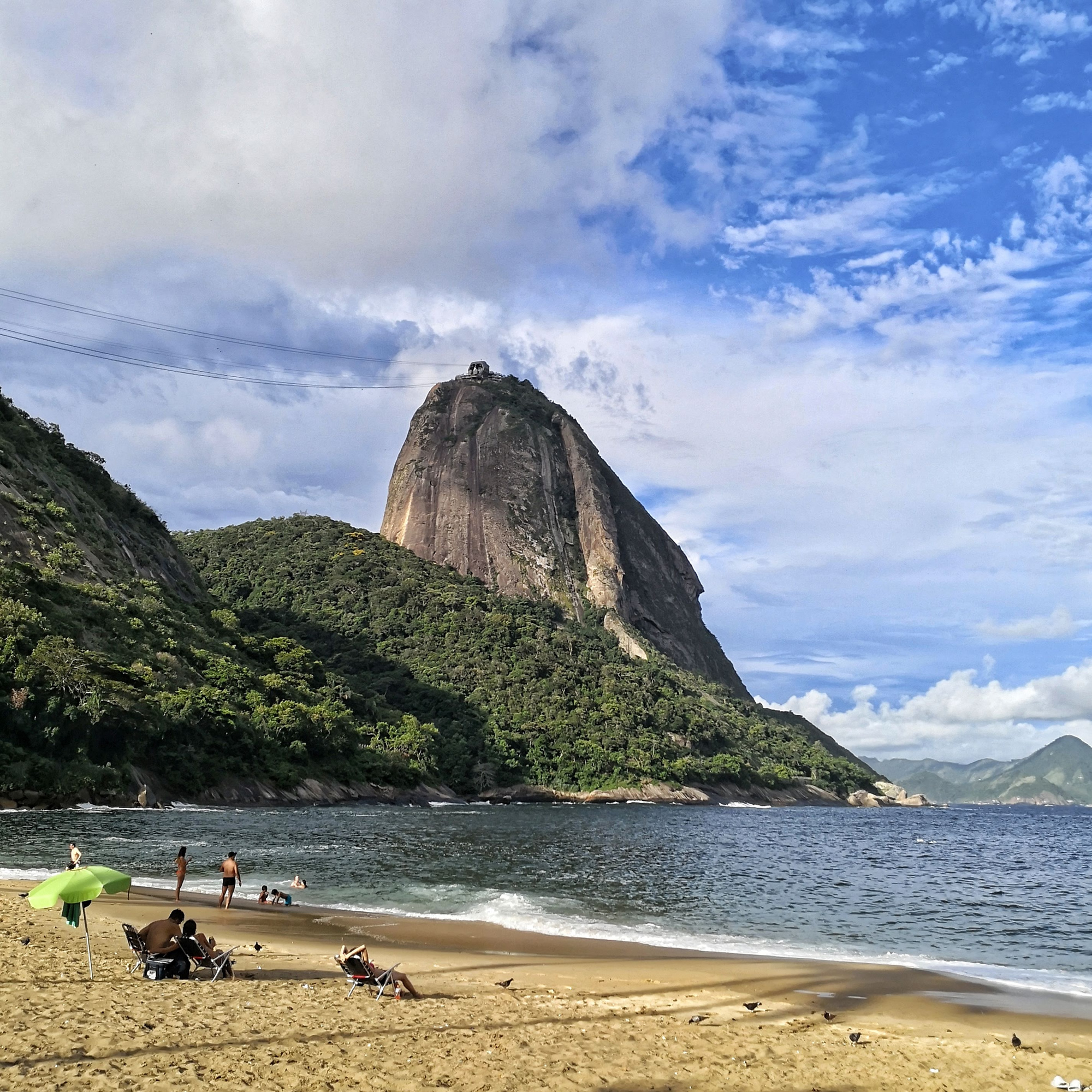 Brazília – Rio de Janeiro, Praia Vermelha strand a Cukorsüveg-hegy lábánál (fotó: rigotamas.hu)
